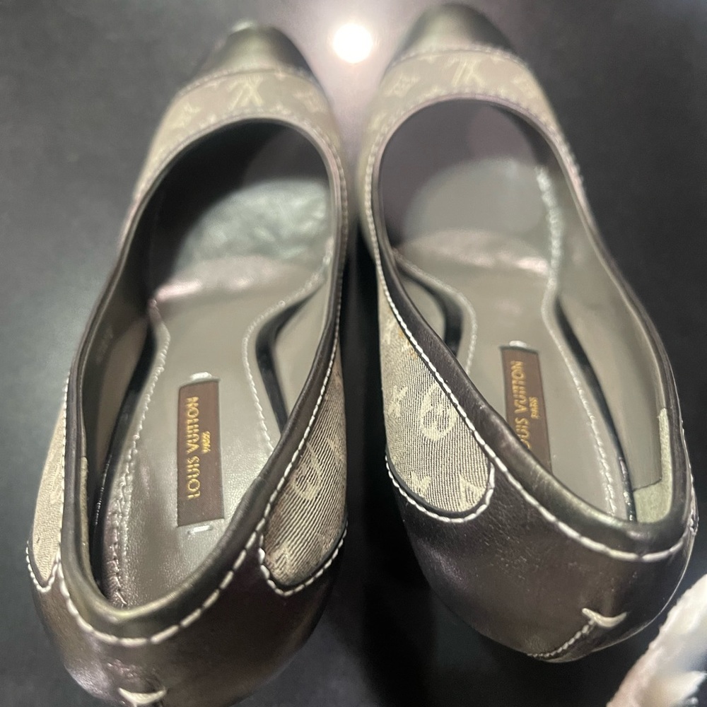 Louis Vuitton’s Canvas Pumps - Picture 9 of 9